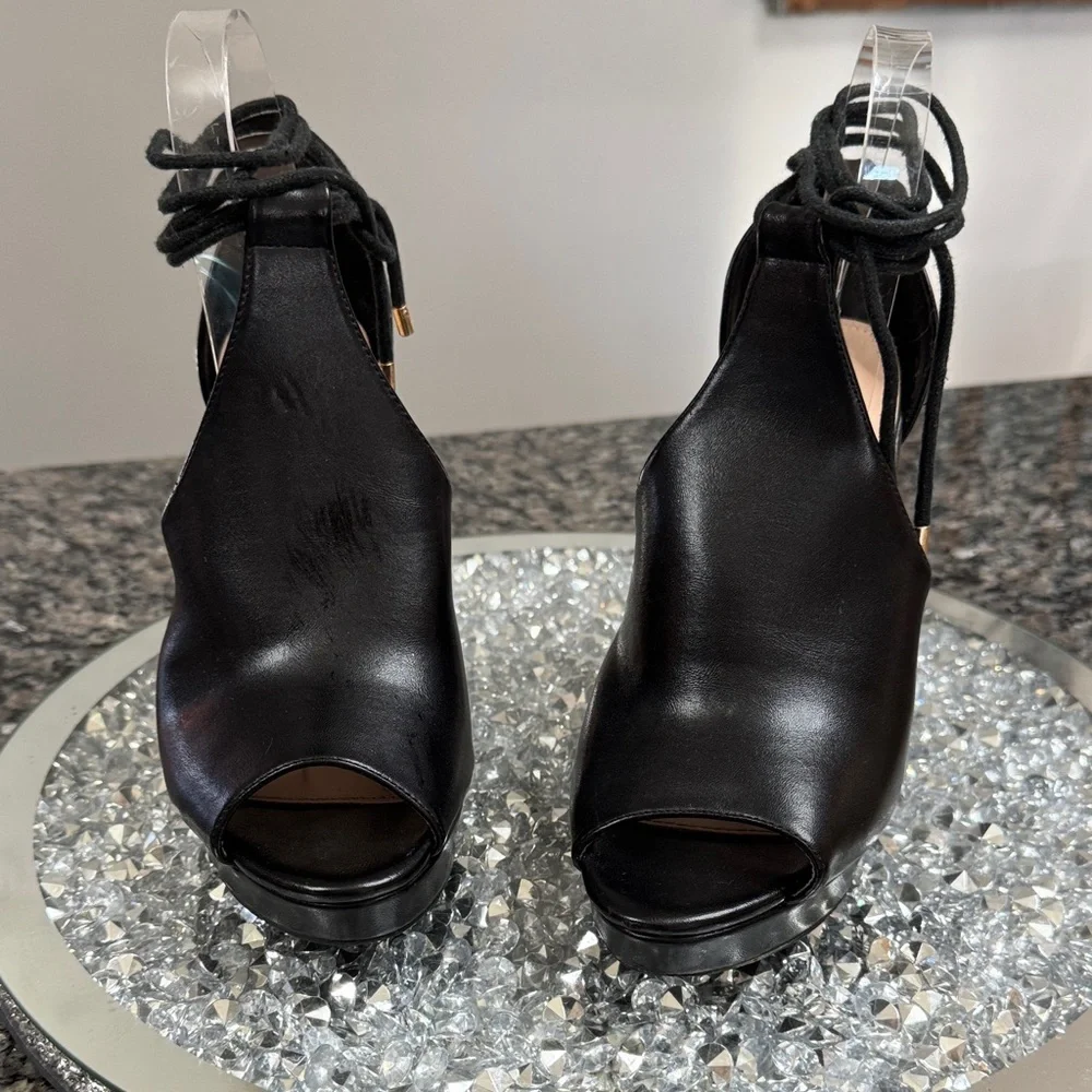 Fashare Black Peep-Toe Heels 7.5